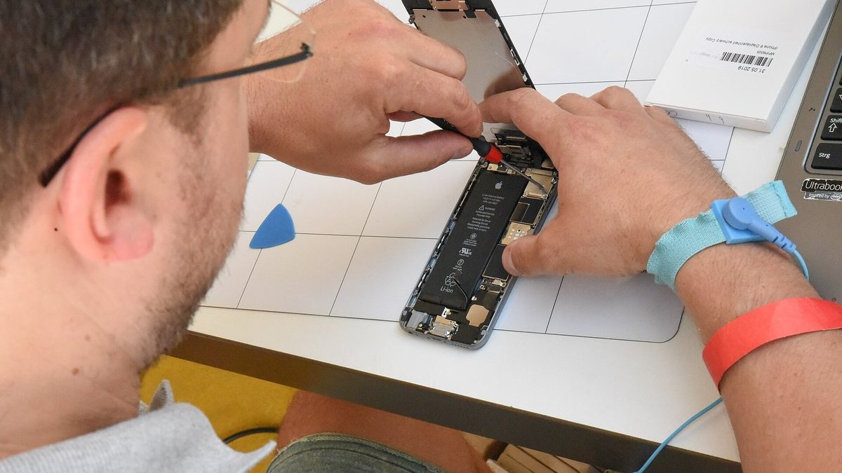 What Does Refurbished Mean and What Does It Actually Guarantee?