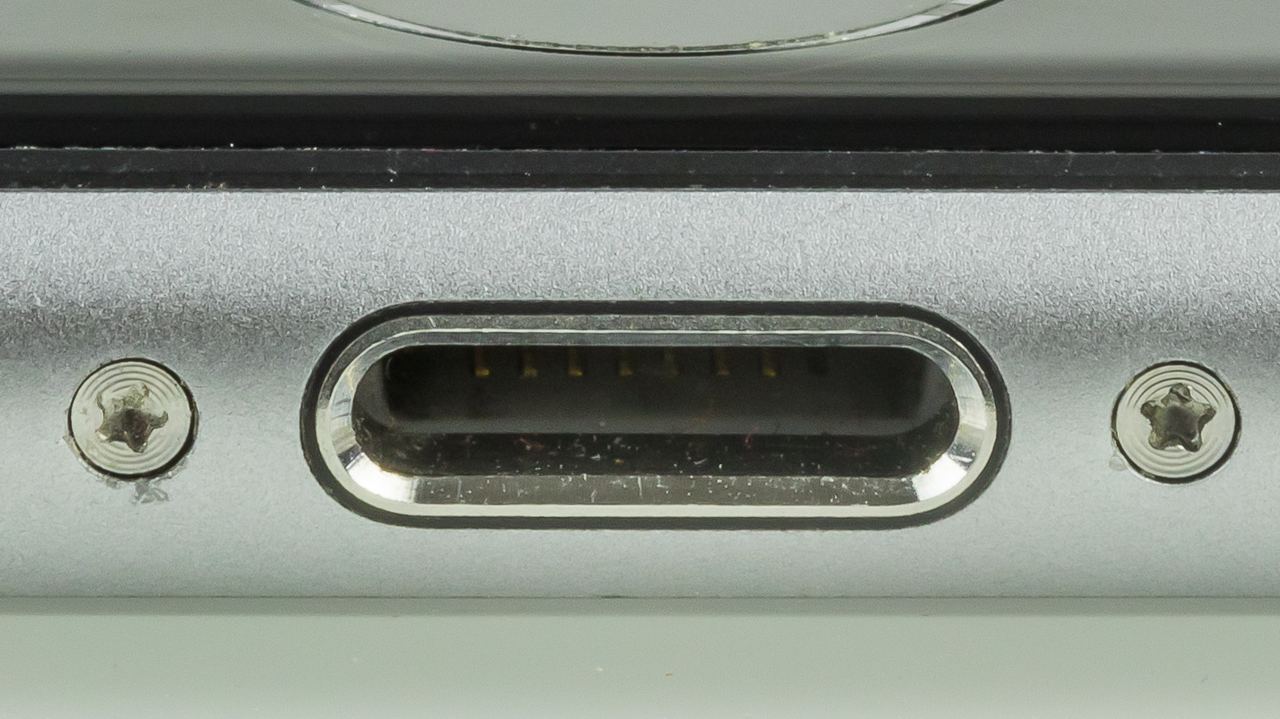 how to clean a phone charging port