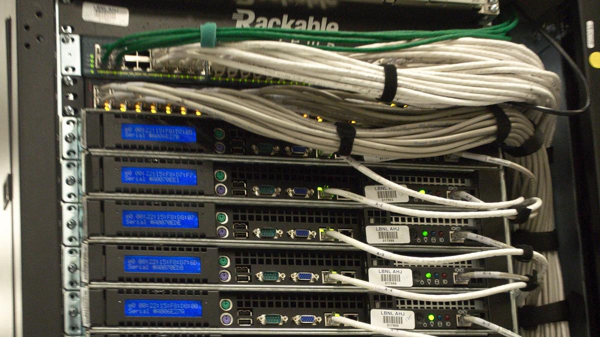 hyper v vs proxmox
