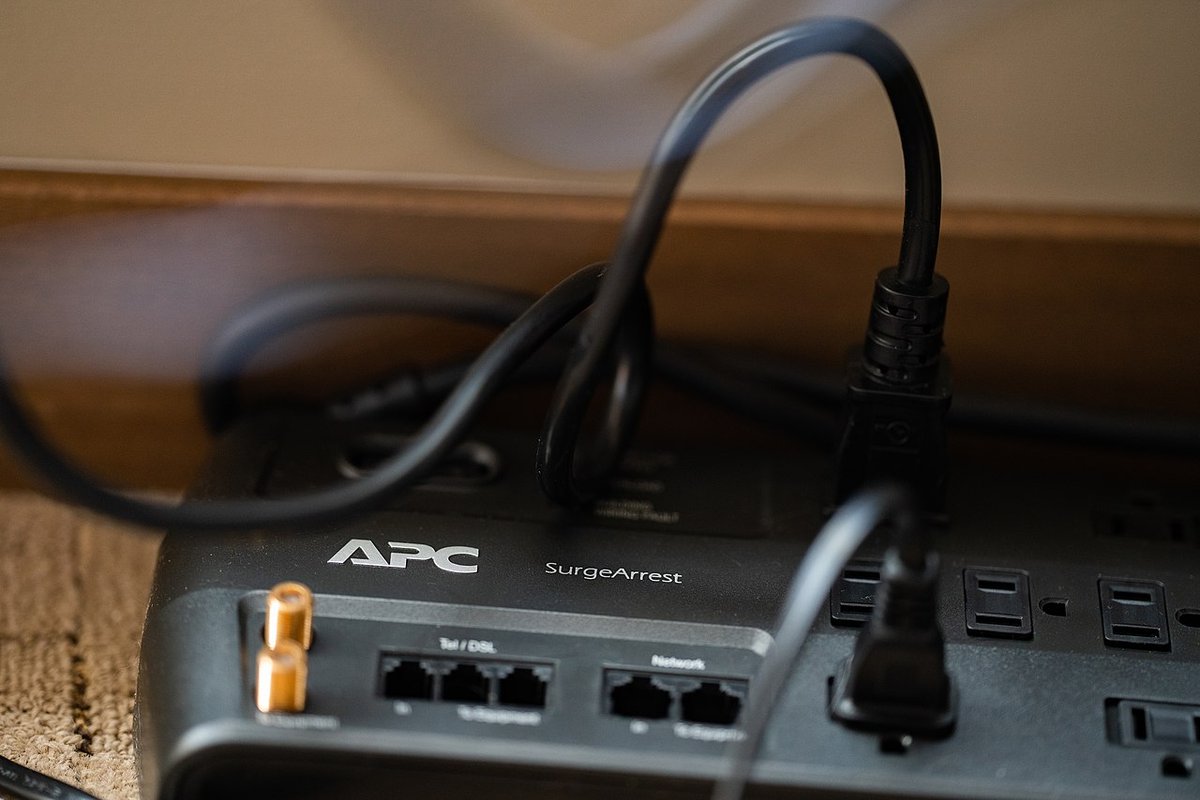 how to reset wifi router