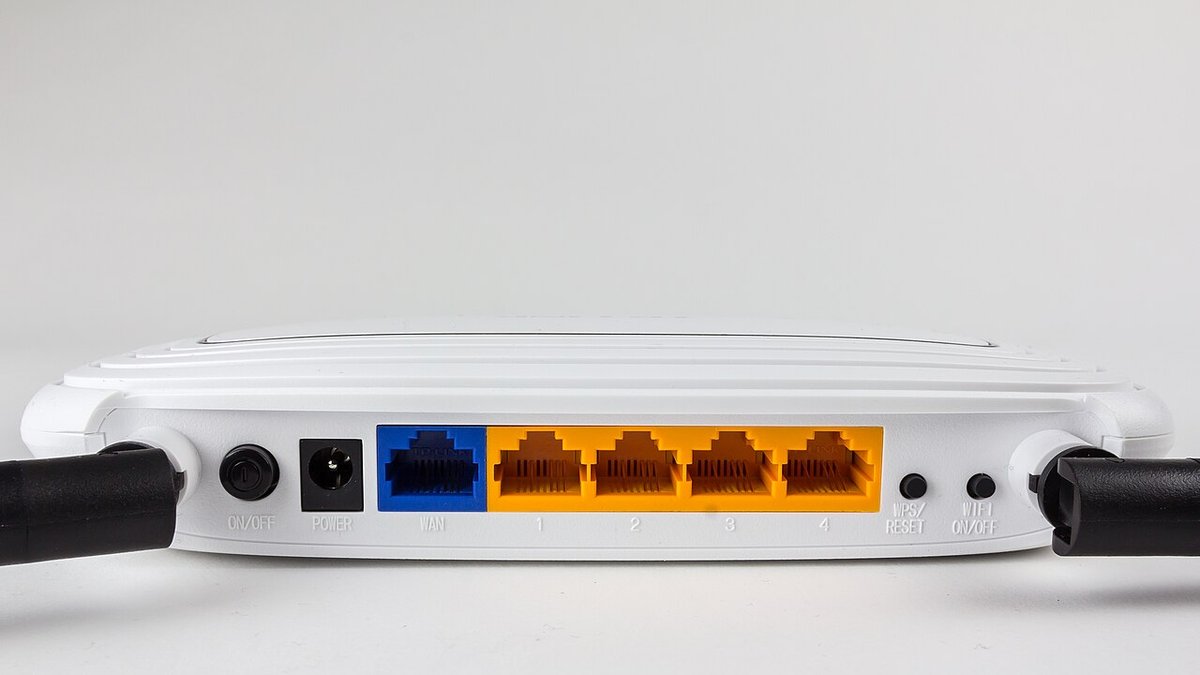 how to reset wifi router