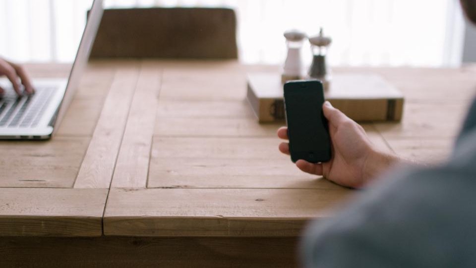 how to clear cache on iphone