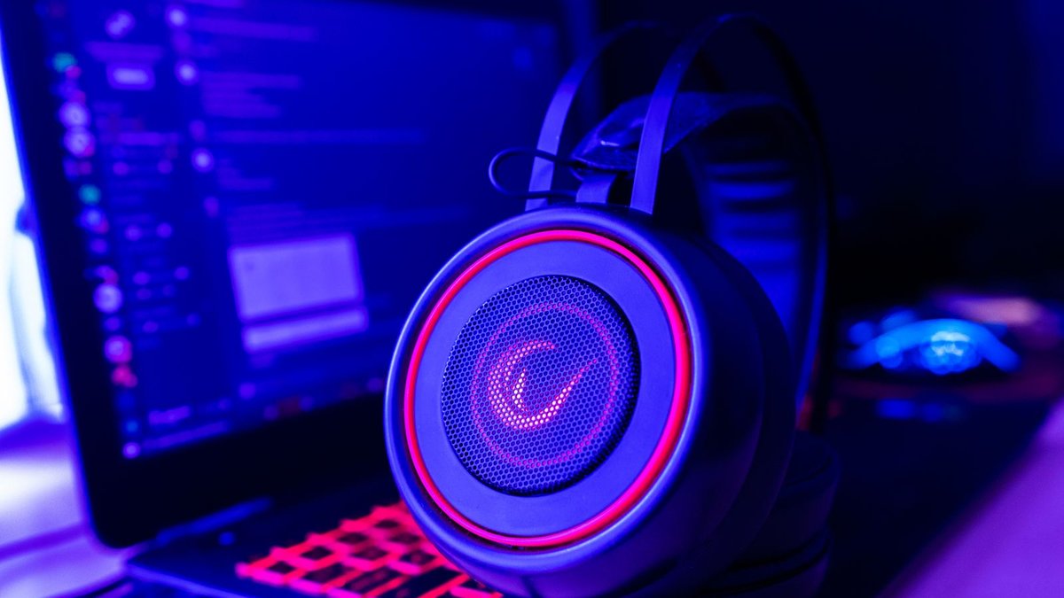 Best Gaming Headset for Anyone Told Their Mic Sounds Bad